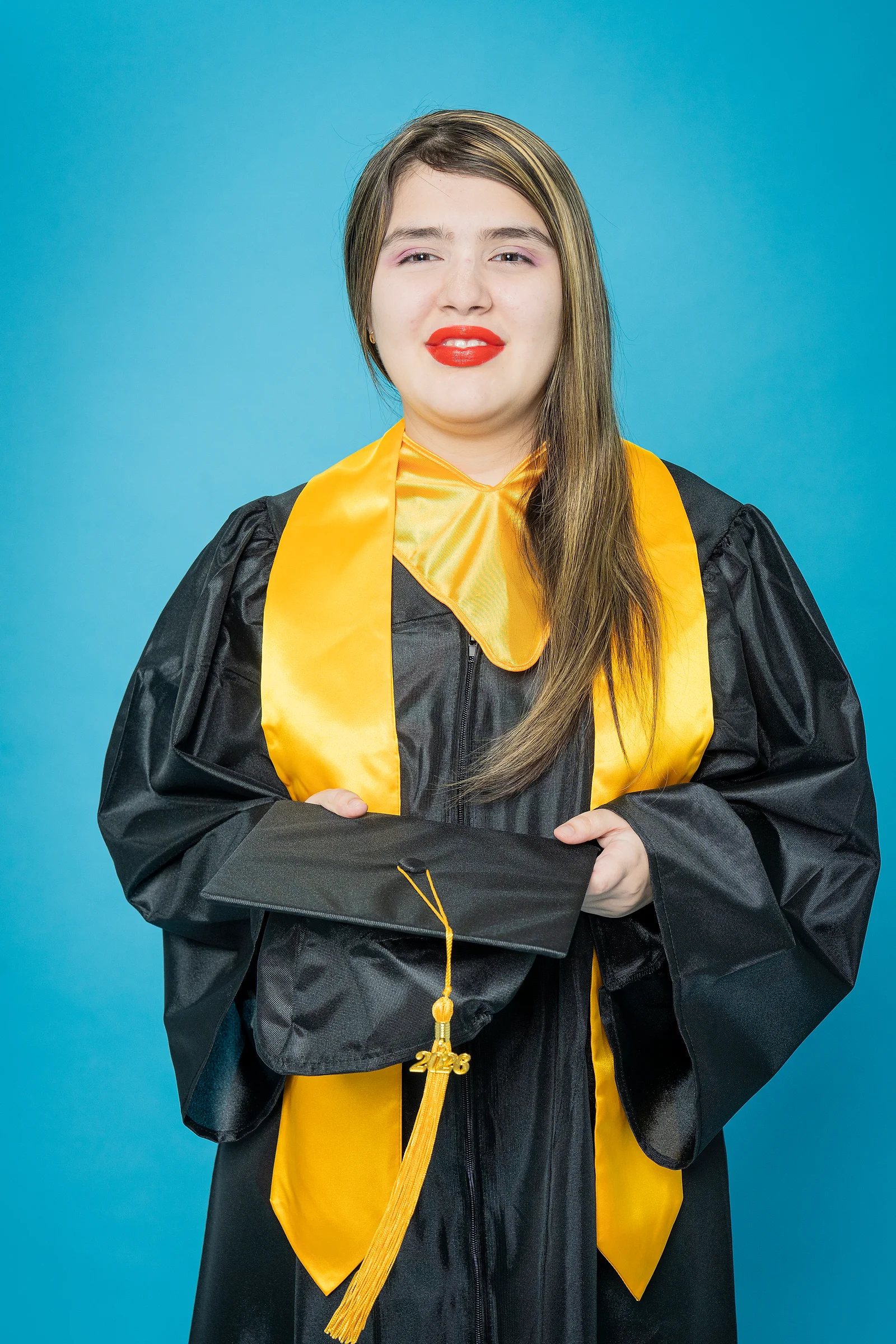 Estudiante de LÍDERES ONLINE SCHOOL durante la sesión fotográfica institucional